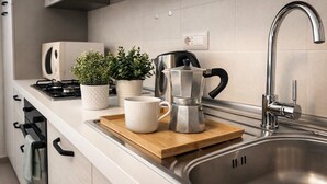 Coffee/tea maker, fridge, microwave, oven - Costa Rei – Delightful Apartment with Garden (Muravera)