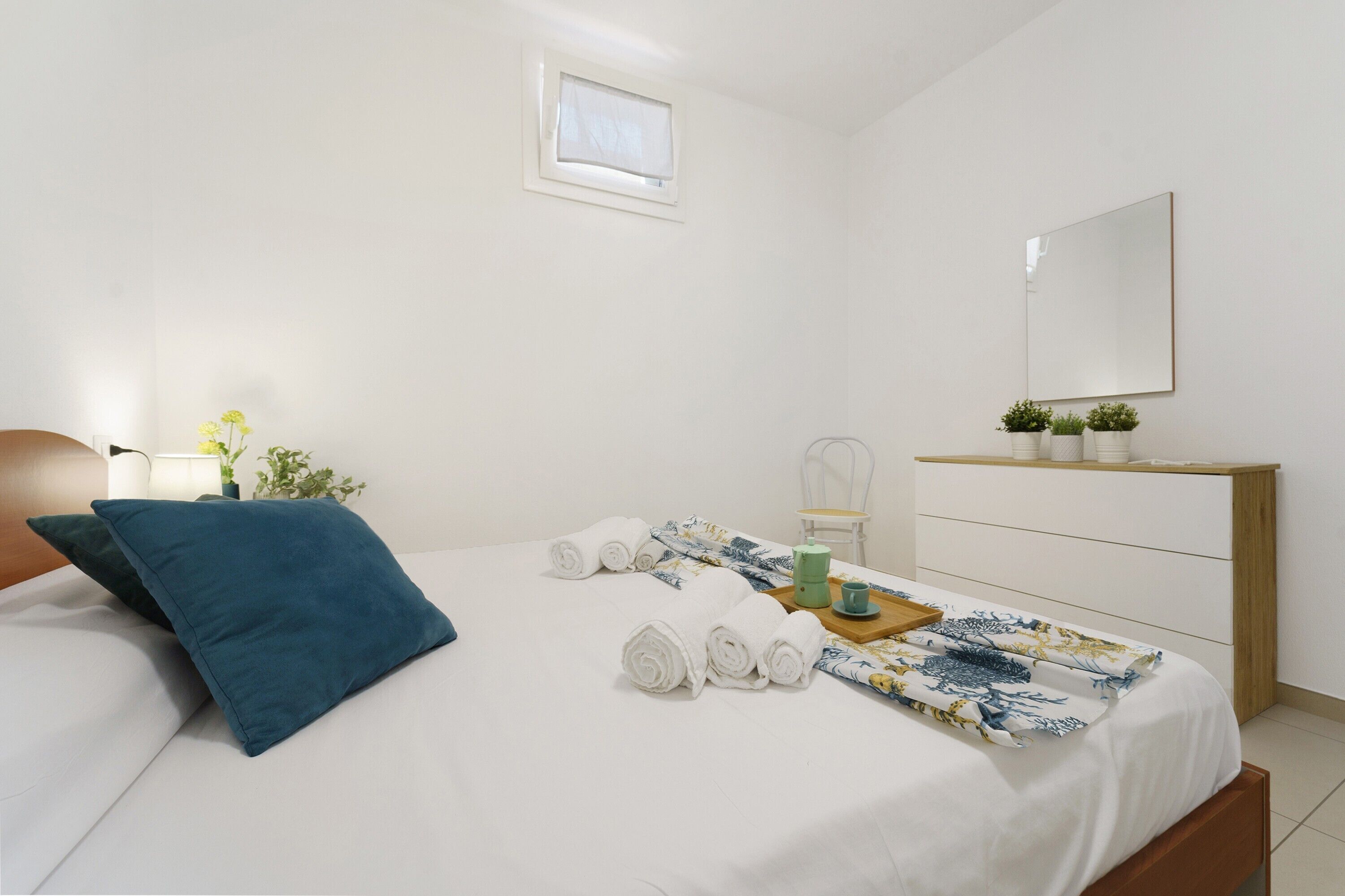 2 bedrooms, bed sheets