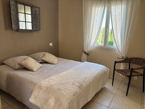 Free WiFi - Maison de vacances avec piscine & spa près de Montpellier (Vailhauquès)