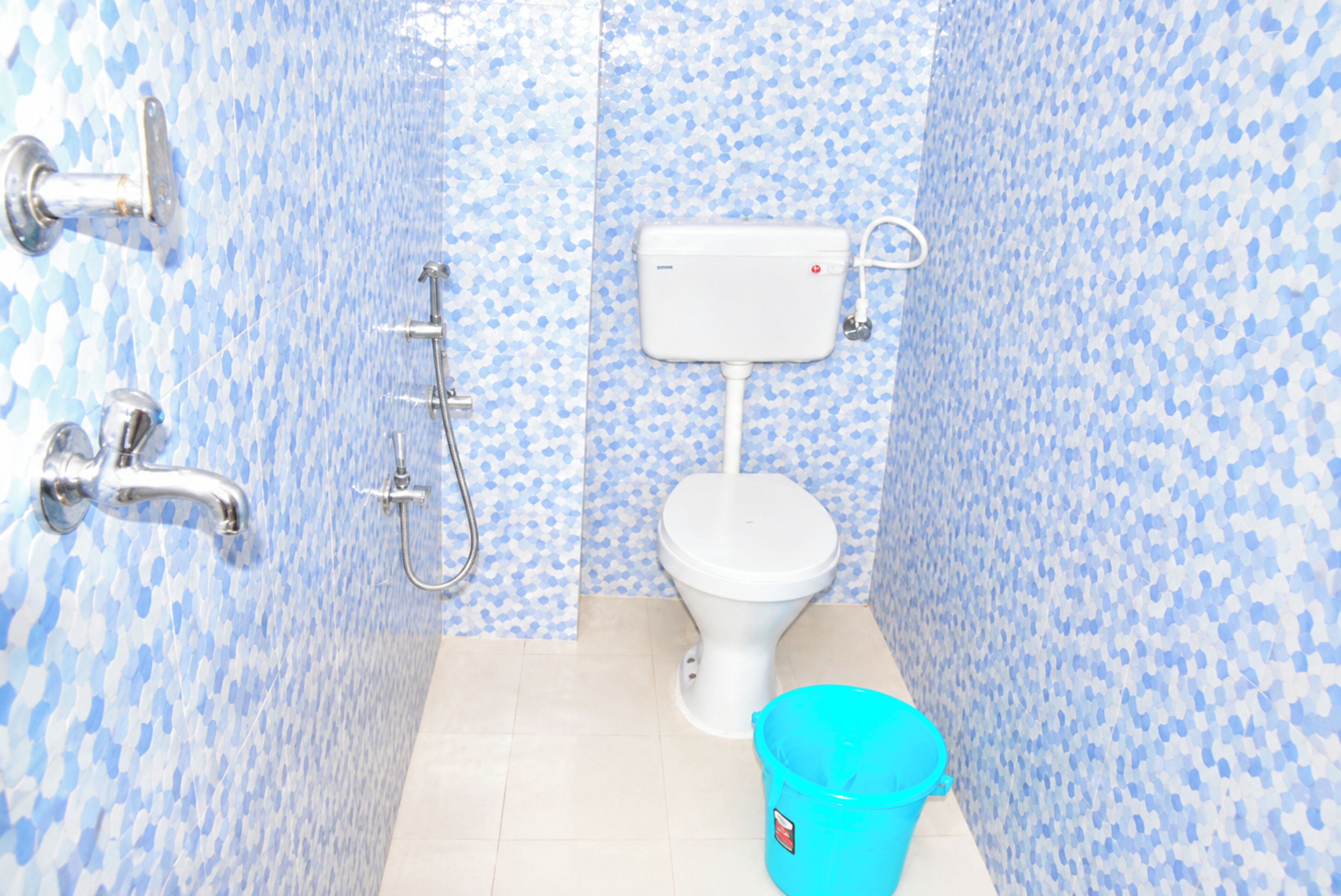 Double Room | Bathroom | Shower, slippers, soap, shampoo
