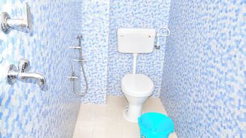 Double Room | Bathroom | Shower, slippers, soap, shampoo