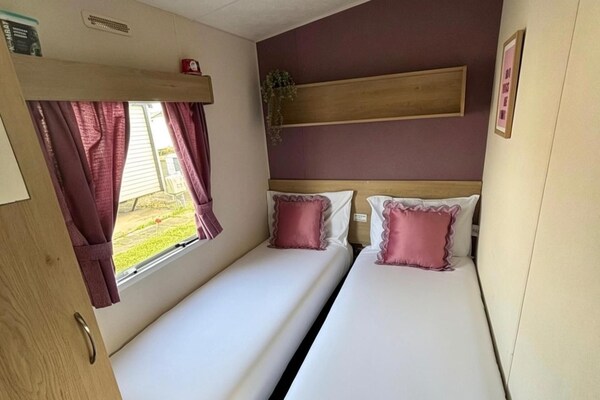 Coastal Caravan At Lyons Robin Hood, Rhyl - Rhyl