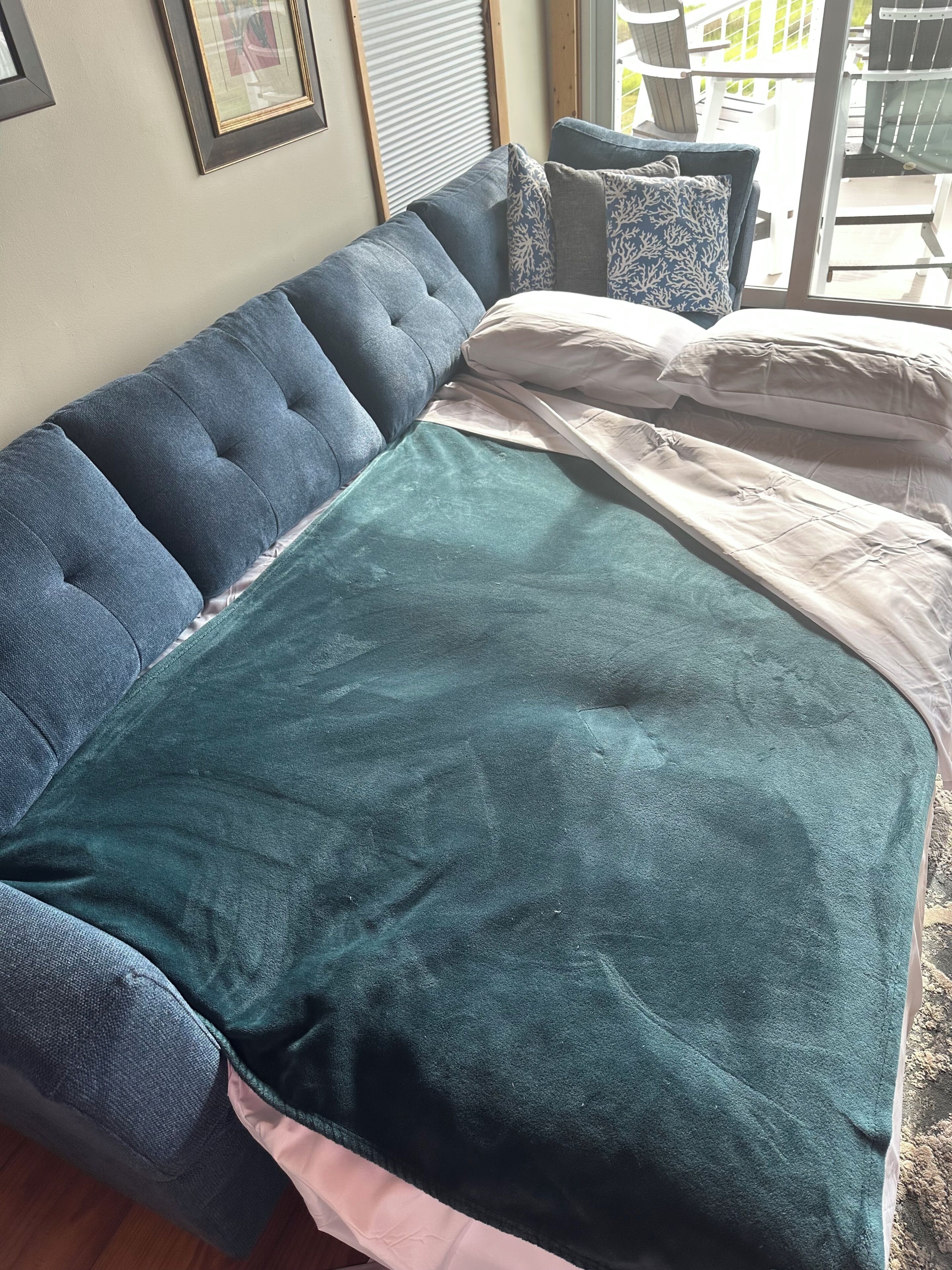 WiFi, bed sheets