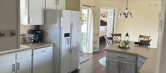 2-bedroom house in Lake Sumter The Villages includes Golf Cart