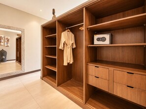 Interior - Spacious 4 BR villa Center Seminyak (Seminyak)