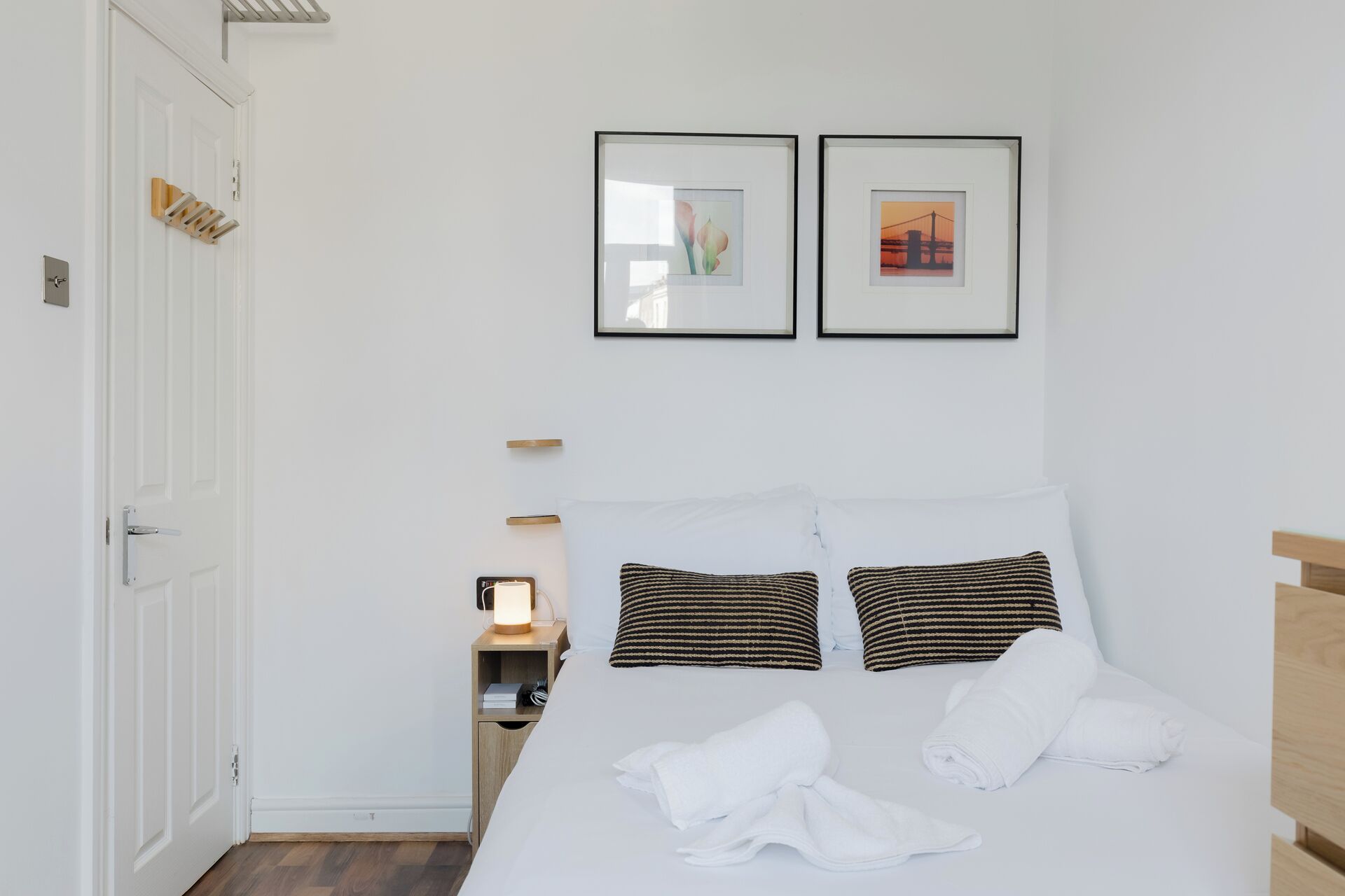 2 bedrooms, iron/ironing board, Internet, bed sheets