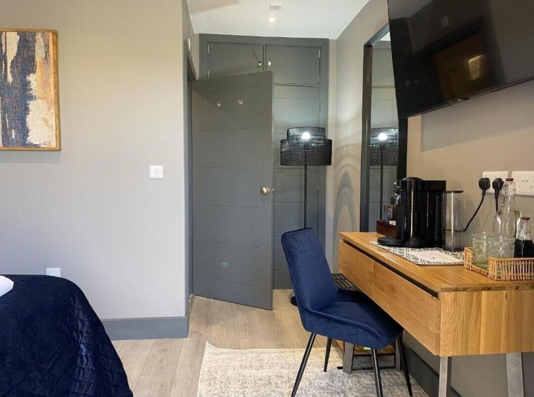 Habitación doble superior | Escritorio, tabla de planchar con plancha y wifi gratis 