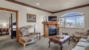 Condo, Multiple Beds, Mountain View (Zermatt Retreat ) | Living area