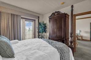 Condo, Multiple Beds, Mountain View (Zermatt Retreat ) | 2 bedrooms, individually decorated, individually furnished - Zermatt Mountain Retreat (Midway)