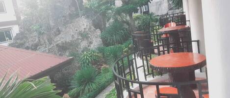 Apartment, 2 Bedrooms, Smoking, Patio | Outdoor dining