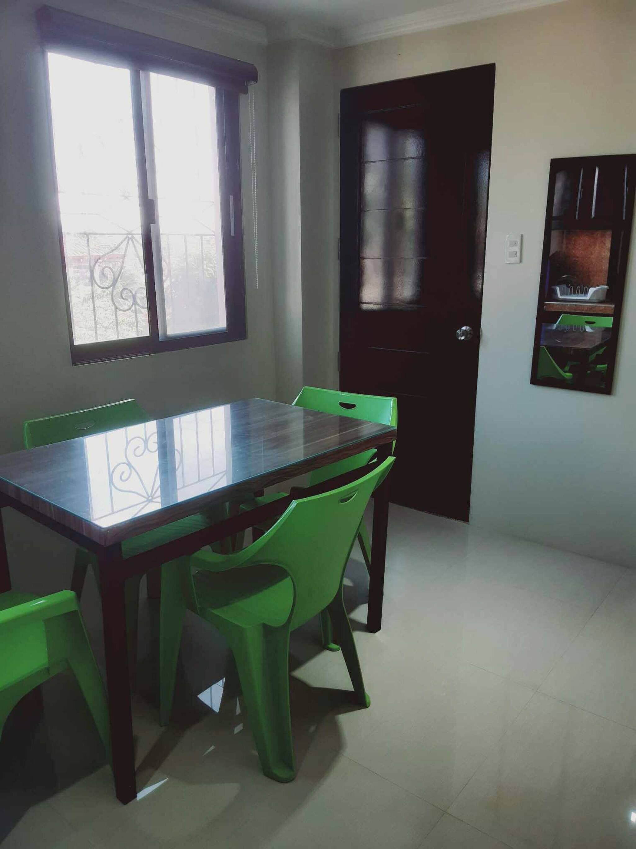 Apartamento, 2 habitaciones, fumadores, patio | Comedor