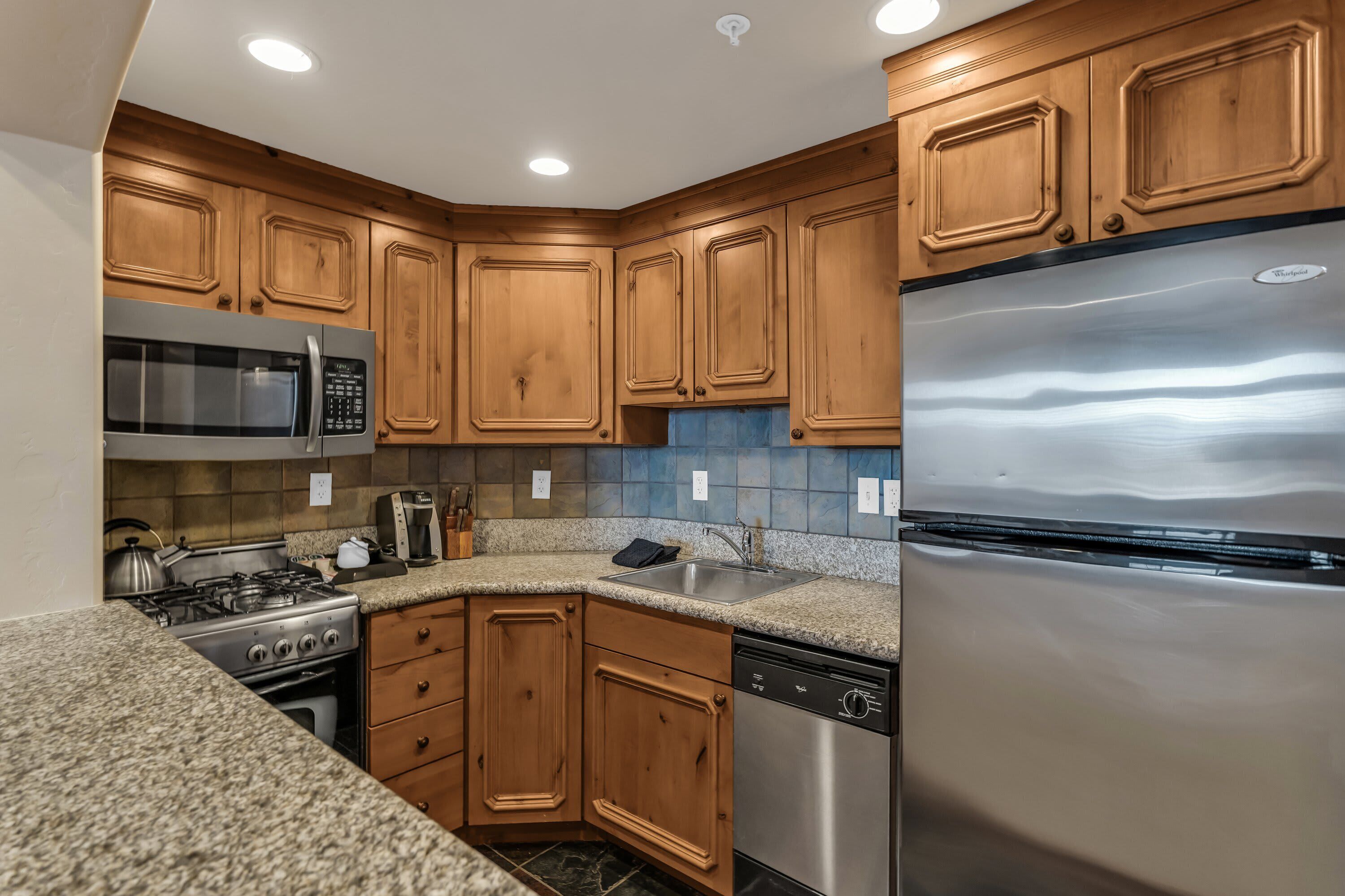 Condo, 1 King Bed with Sofa bed, Mountain View (Zermatt Suite) | Private kitchen