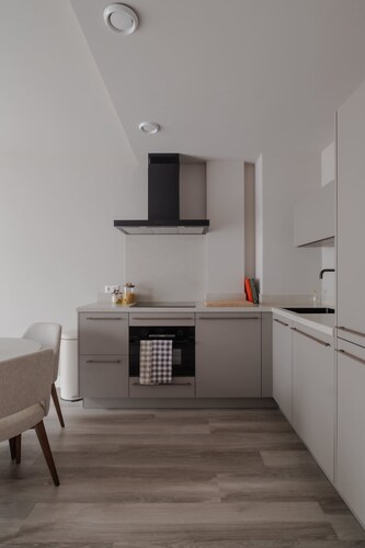Modern Apt in City Centre 2 With Free Parking