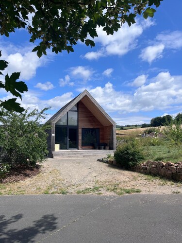 Holiday Home 'Ferienhaus an der Wasserkuppe' with Terrace, Wi-Fi, Air Conditioning, Hot Tub.