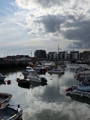 Marina - The Chalet Self Contained With Parking and Patio (Bridport)