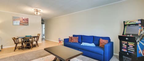 Apartment (2 Bedrooms) | Front of property