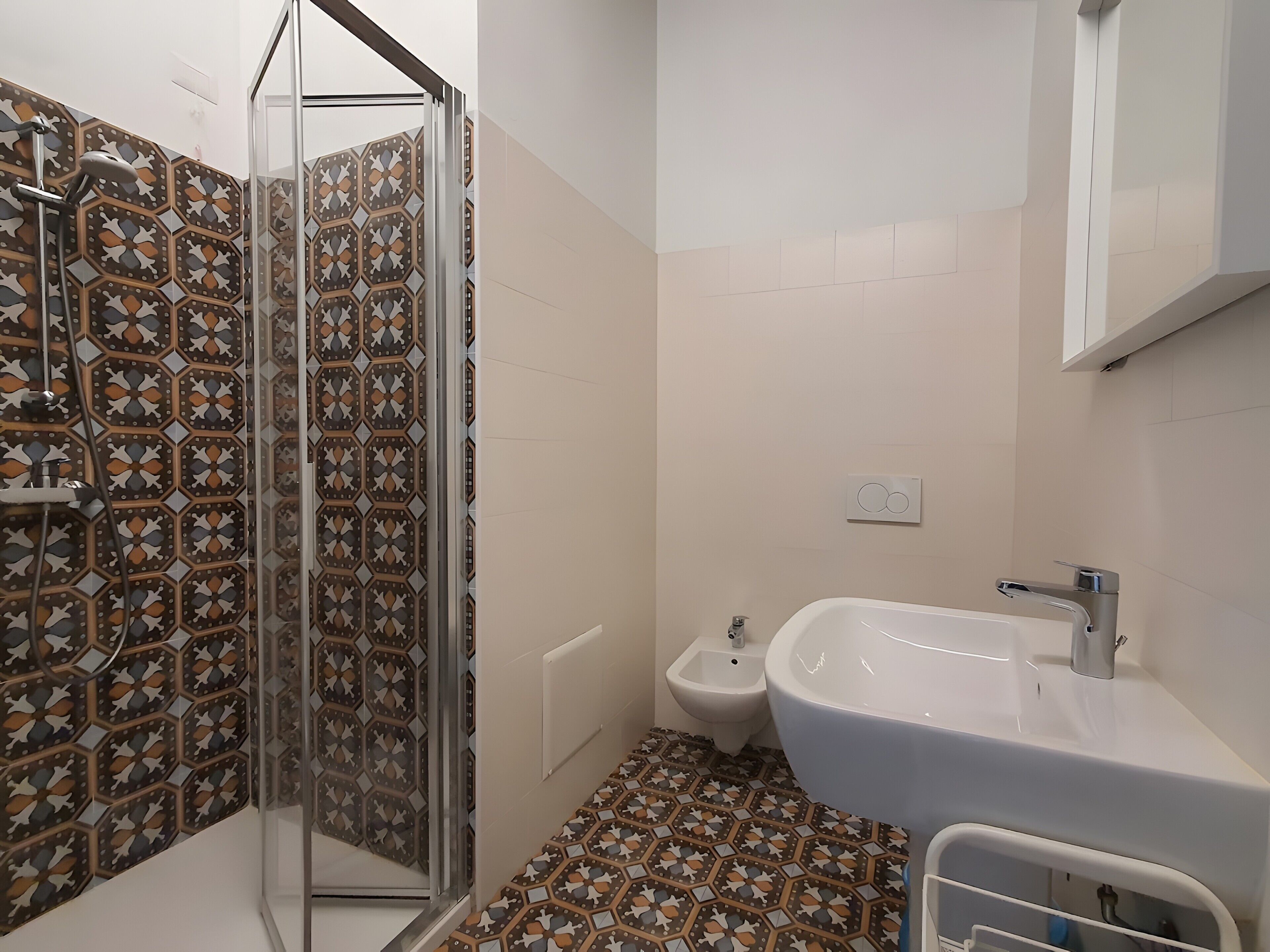 Douche, serviettes fournies