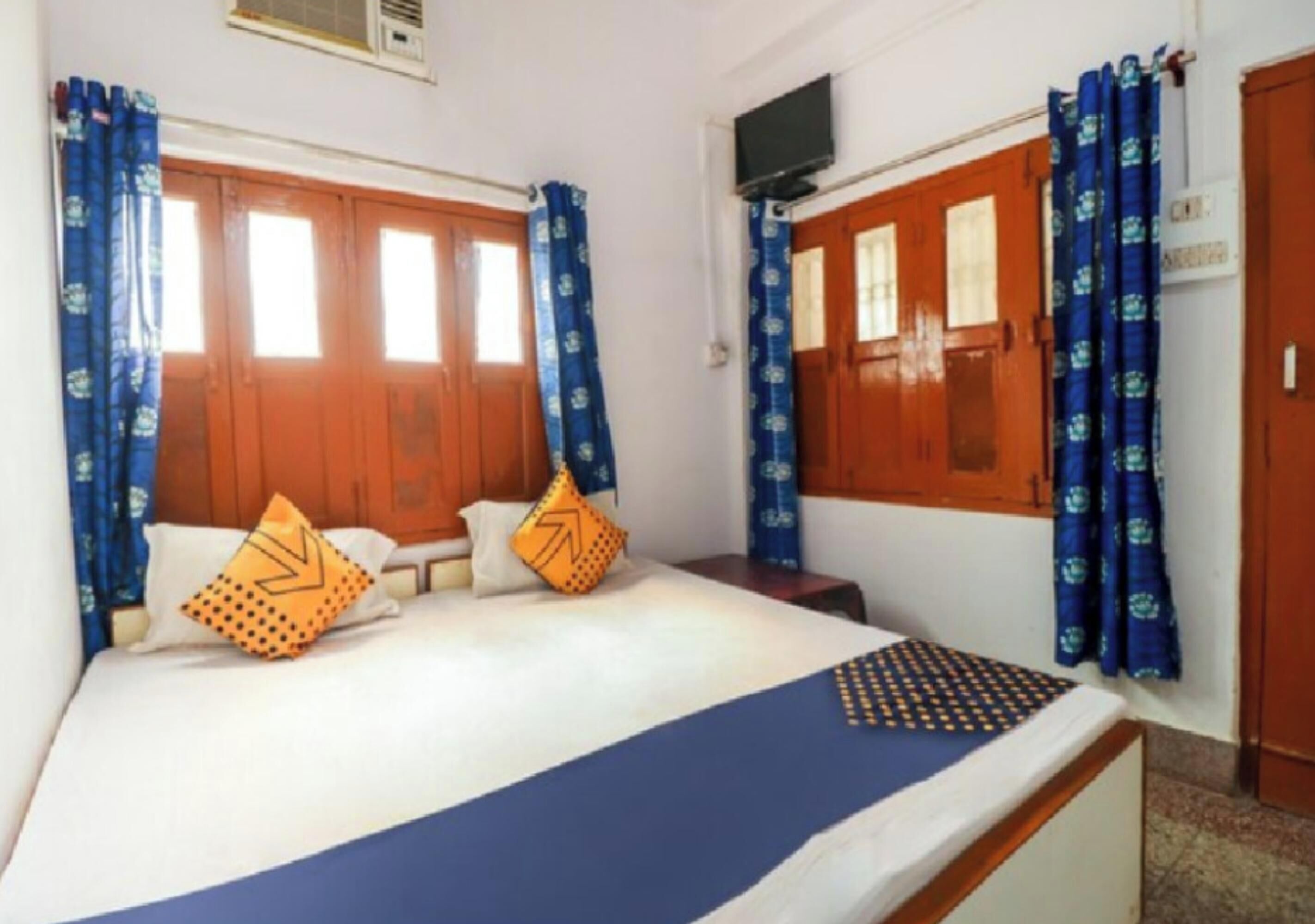 Deluxe Double Room, Air conditioning, City View | Desk, WiFi (free)