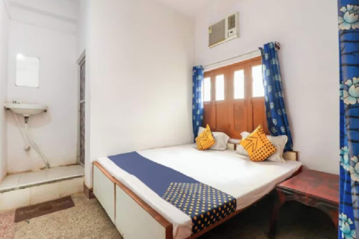 Deluxe Double Room, Air conditioning, City View | Desk, WiFi (free)
