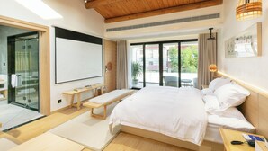 精緻雙人房, 陽台, 花園景觀 | 高級寢具、書桌、筆電工作空間、遮光布/窗簾