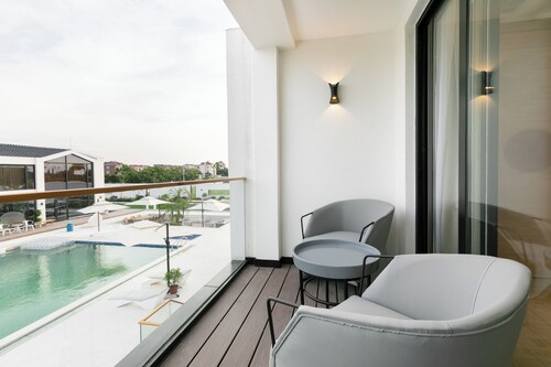 Shanghai Fangwai Resort & Homestay