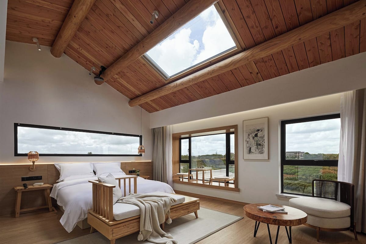 Habitación de diseño doble, balcón, vistas al jardín | Escritorio, espacio para trabajar con un portátil, cortinas opacas