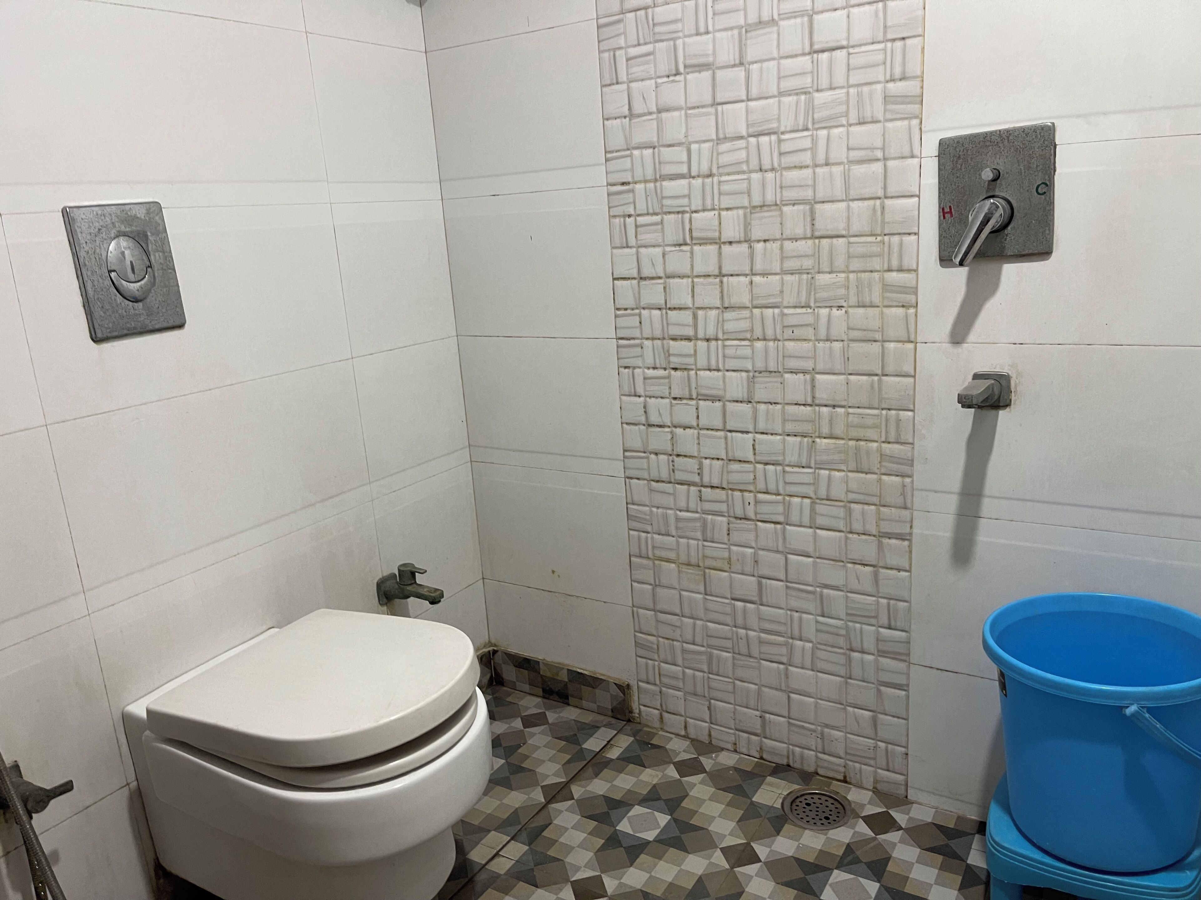 Shower, free toiletries, towels, soap