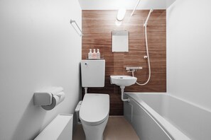 Departamento | Baño | Tina con regadera, amenidades de baño gratuitas, secadora de cabello 