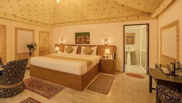 Luxury Room | Premium bedding, down comforters, memory foam beds, in-room safe