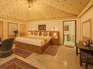Habitación de lujo | Ropa de cama de alta calidad y edredones de plumas
