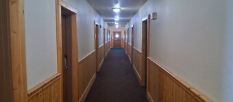Tumbleweed Inn & Suites