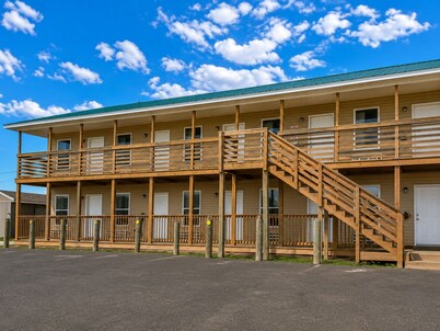 Tumbleweed Inn & Suites