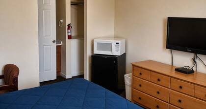 Tumbleweed Inn & Suites