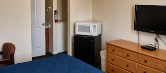 Tumbleweed Inn & Suites