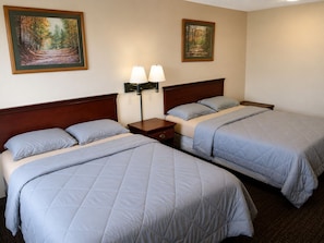 Habitación doble clásica, 2 camas Queen size, para no fumadores, cocineta | Wifi gratis 