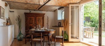 Torre di Vedetta: Medieval Tower with a rustic farmhouse
