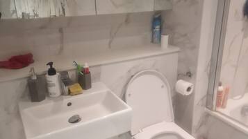Departamento, 1 habitación, con acceso para personas discapacitadas, balcón | Baño