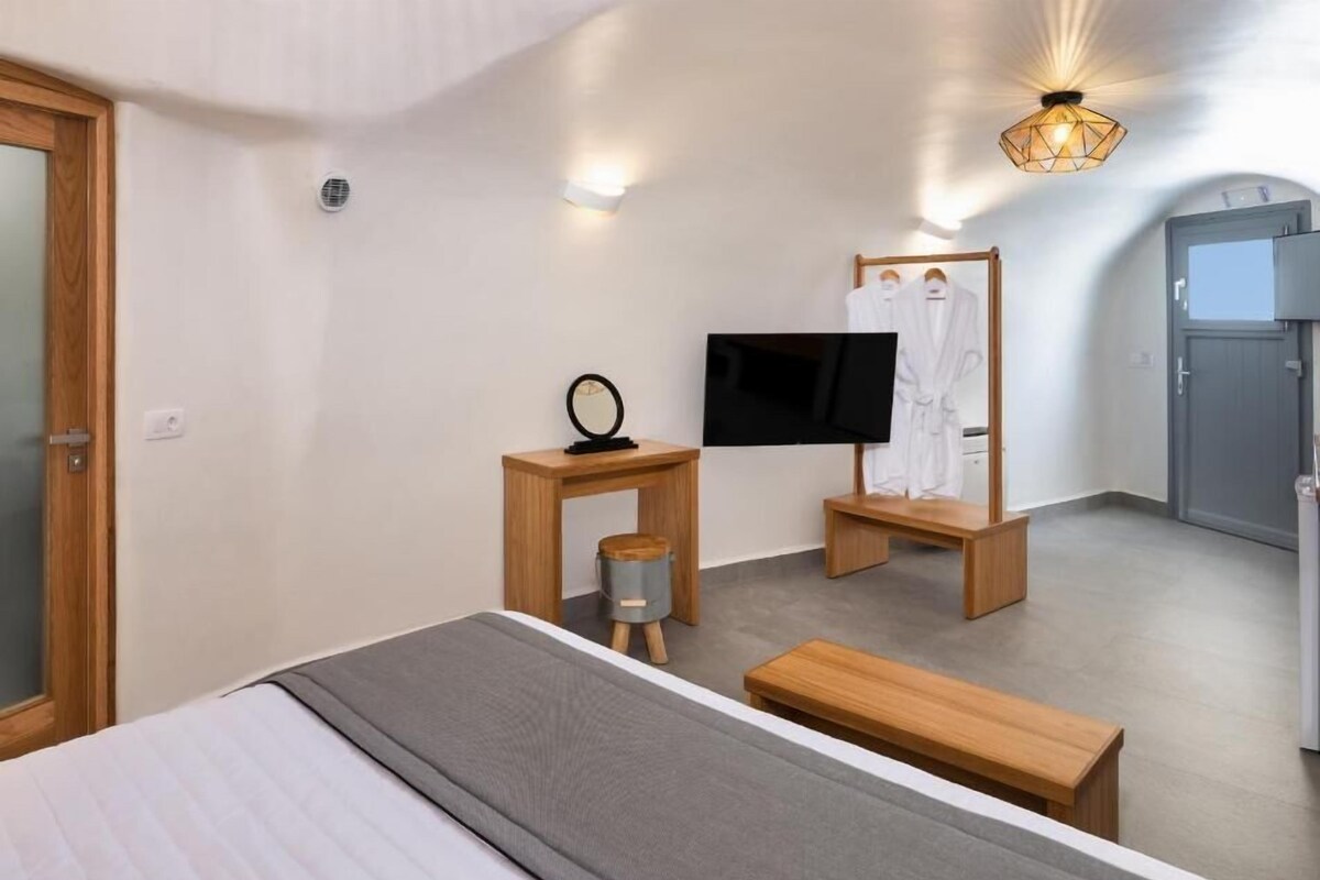 Superior Suite | Soundproofing, iron/ironing board, WiFi (free)