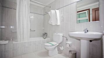 Shower, towels