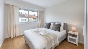 House | 3 bedrooms - Nomad s Family - 3bdr The Home Base Porto (Porto)