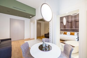 Superior Quadruple Room, Kitchen | Interior - Caracolé Luxury Suites (Naples)