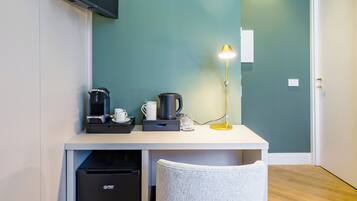 Eenvoudige tweepersoonskamer | Interieur
