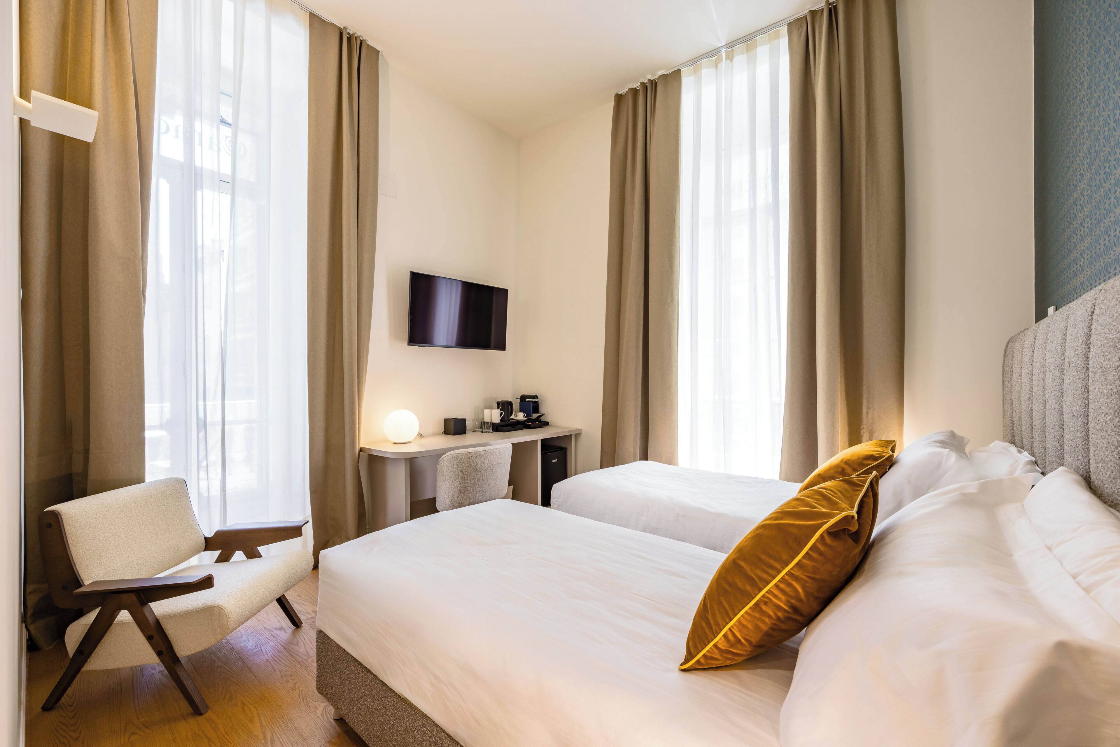 Chambre Confort avec lits jumeaux, service de ménage | Bureau, espace de travail pour ordinateur portable, rideaux occultants