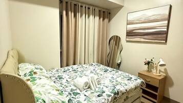 Signature Condo, 1 Bedroom, Pets allowed, Pool View | In-room safe, free WiFi, individually decorated, individually furnished