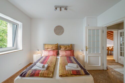 Casa Haidi – Family & Friends Retreat with Terrace, Garden & Wi-Fi