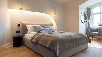 Deluxe Apartment, Non Smoking, Private Bathroom | Iron/ironing board, free WiFi