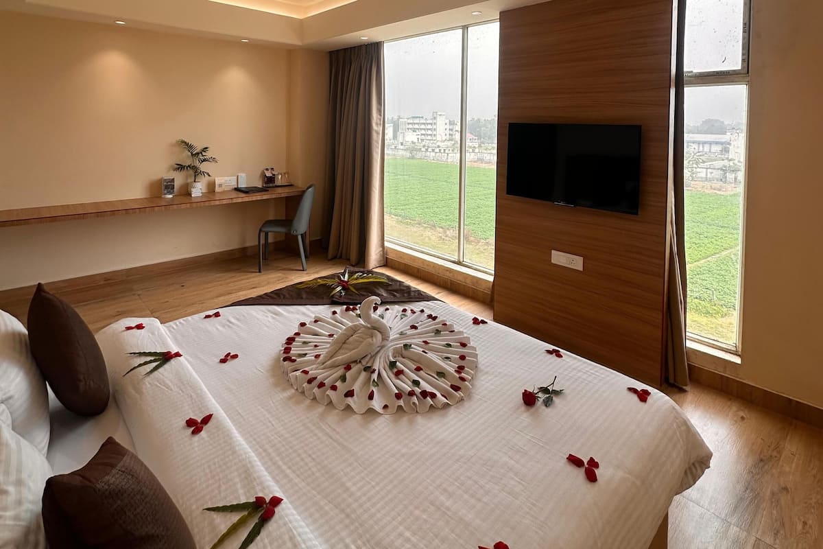 In-room safe, soundproofing, iron/ironing board (on request)