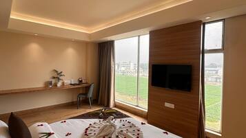 Double or Twin Room, Hill View | In-room safe, soundproofing, iron/ironing board (on request)