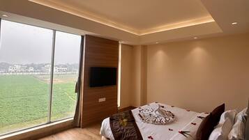 Double or Twin Room, Hill View | In-room safe, soundproofing, iron/ironing board (on request)
