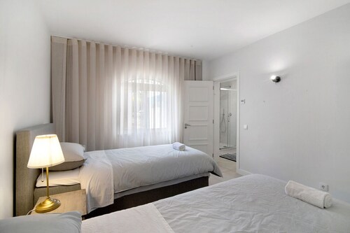 Beautiful 2-Bedroom Apartment with Private Pool and Garden in Quinta do Lago